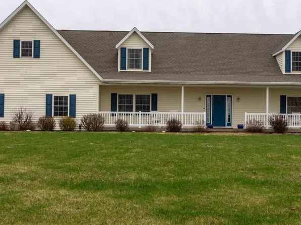 8600 Military Rd, Dubuque, IA 52003