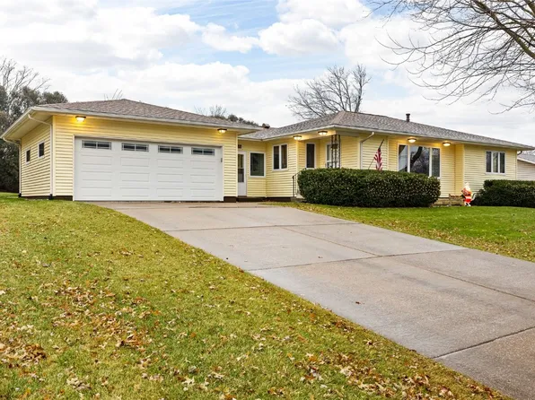 1106 Plum St, Tipton, IA 52772