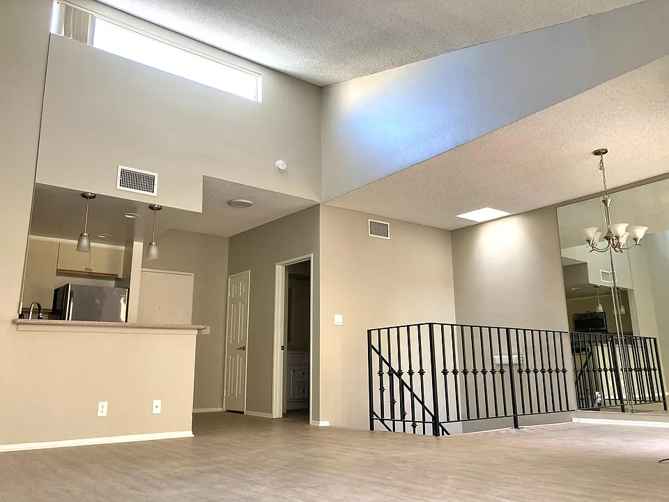 Laurel Vista Apartments