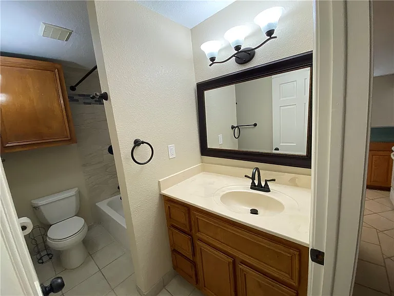 5621 Burton Ln — Photo 9