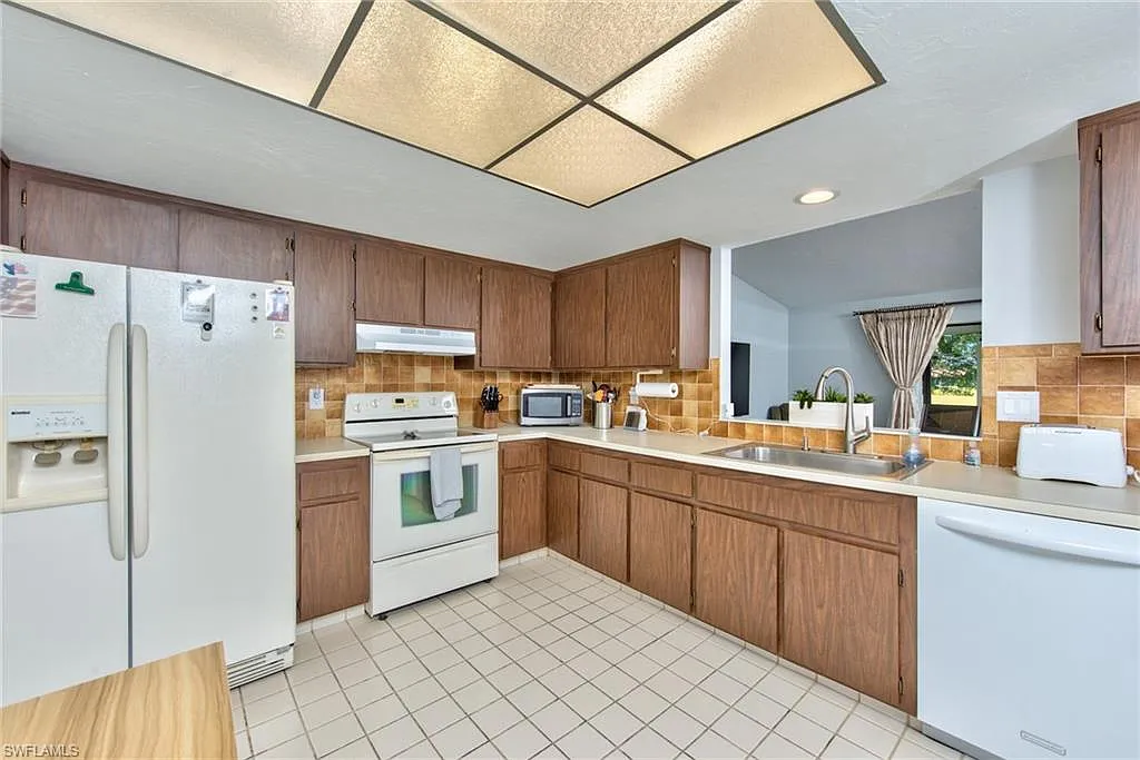 2 bed, 2.0 bath, 1222 sqft, $2,350 — Photo 4