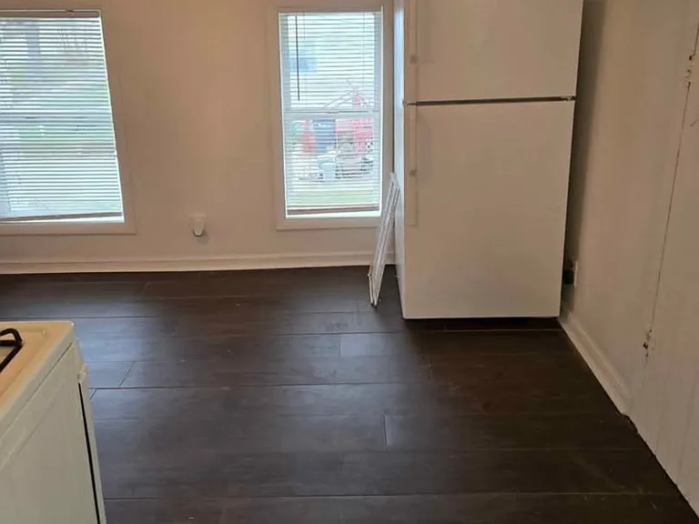 4425 Central St — Photo 7