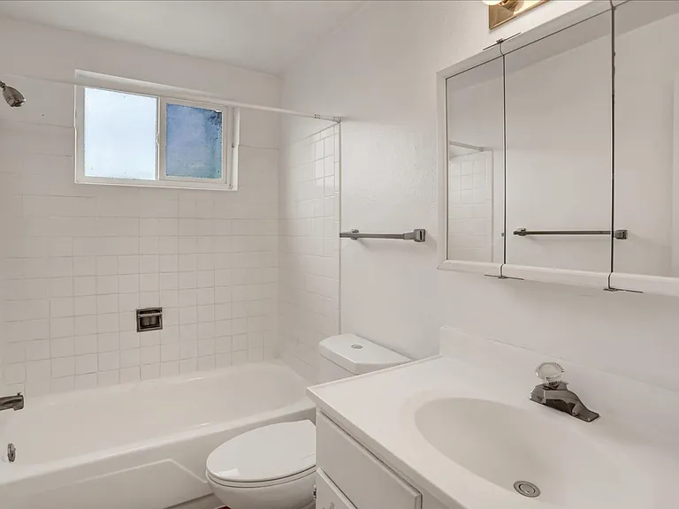 Section 8 Approved! Great location close to the city! — Photo 29