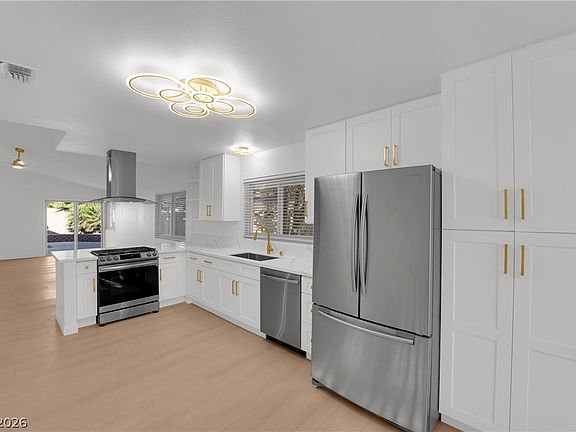 5th image of 2353 Moorpark Way