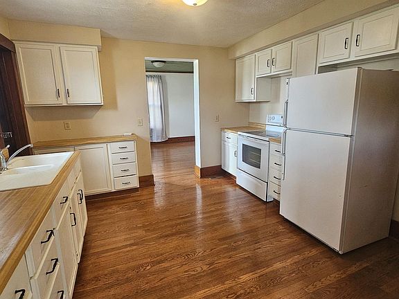 5th image of 515 Oak St