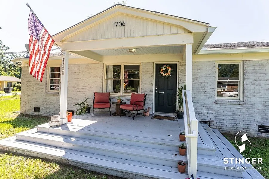 3 Bedroom / 2 Bath For Rent in Polk Village — Photo 3