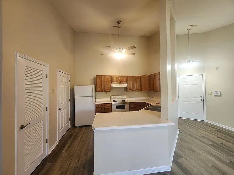 121 Wexford Dr #303 — Photo 16