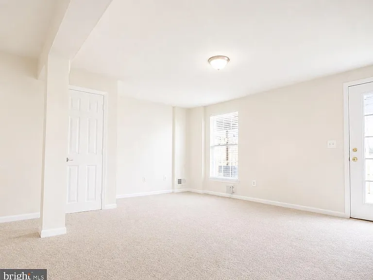 3351 Canton Ct — Photo 17