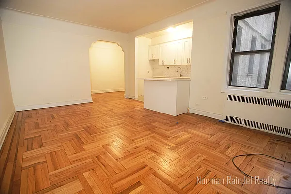 Rented by Norman Raindel, LREB | media 6