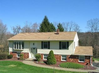 52 Hamlin Rd, Mahopac, NY 10541