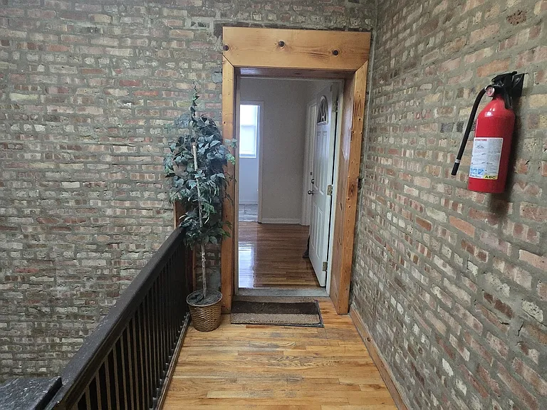 4101 W Gladys Ave — Photo 3
