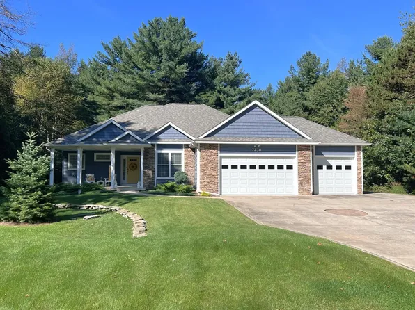 7238 Bennington Greens Dr, Owosso, MI 48867