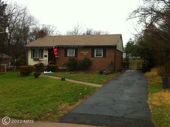 2nd image of 3212 Rollin Rd