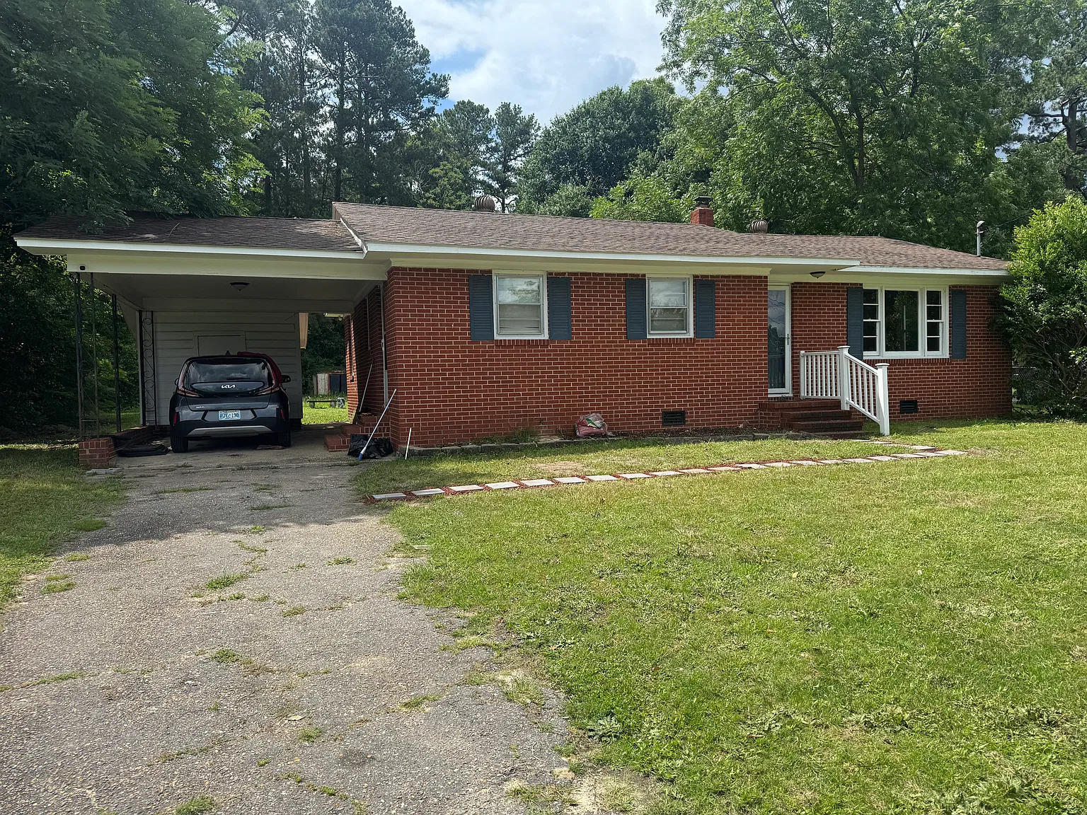 3 bed, 1203 sqft, $1,600 — Photo 1