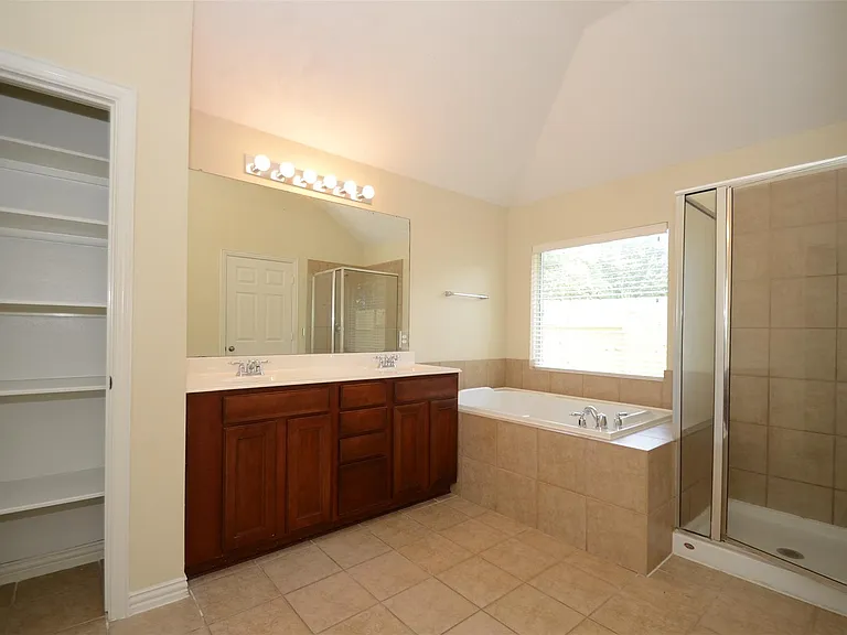 23207 Dewflower Dr — Photo 32