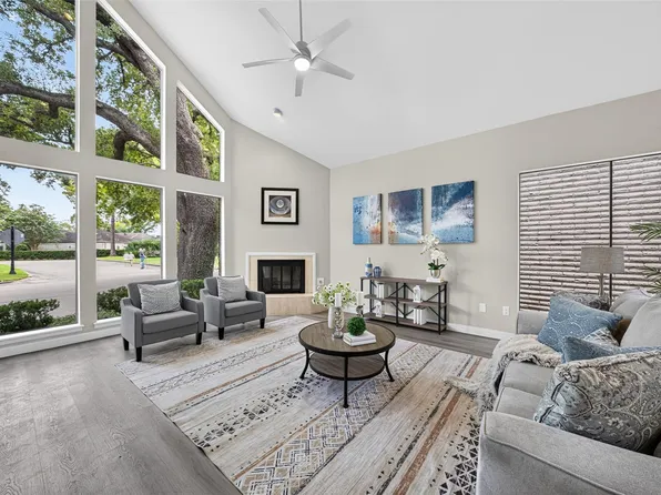 9592 Doliver Dr, Houston, TX 77063