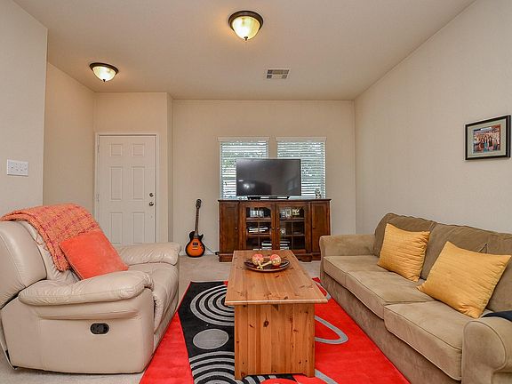 3rd image of 1706 Claremont Garden Cir