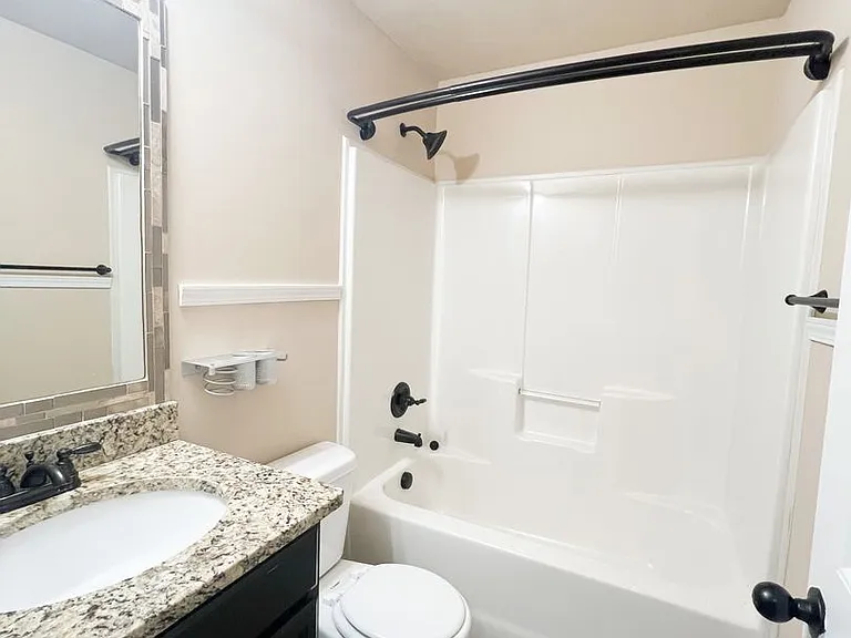 2264 McCormick Ln #B — Photo 14