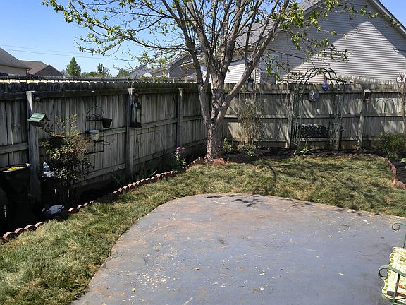 2nd image of 320 Buttonwood Dr