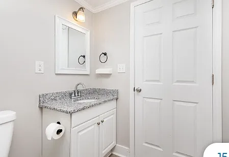 105 S Elm St — Photo 9