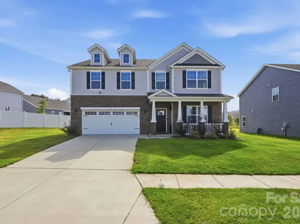 9251 Mackinaw Dr, Gastonia, NC 28056