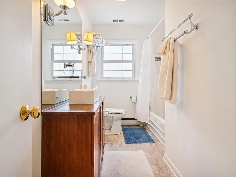 532 Trippe Ave — Photo 21