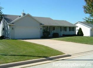 1206 Aphrodite Rd, Green Bay, WI 54311