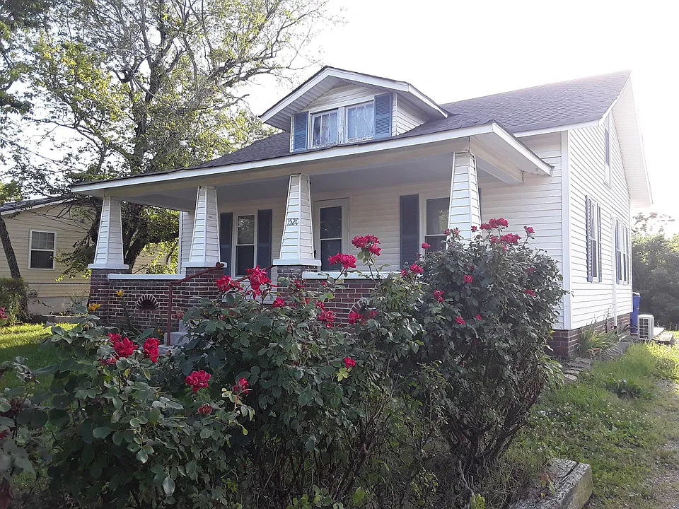 1520 Johnson Blvd SE