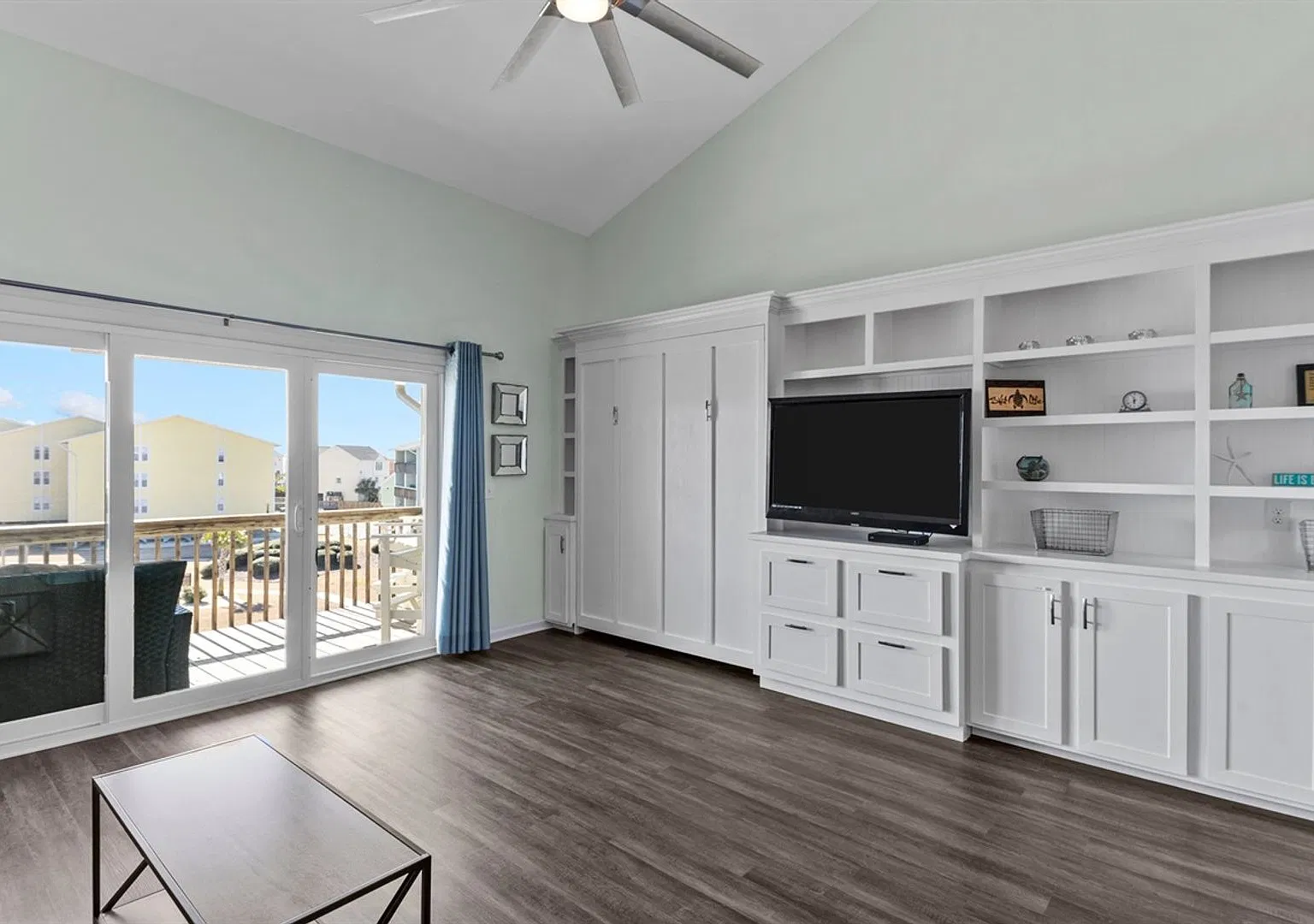 OceanScape Fully Furnished avail @ SURF Condos 2 Beds / 1.5 Bath - Come be a Winter Beach Bunny — Photo 2
