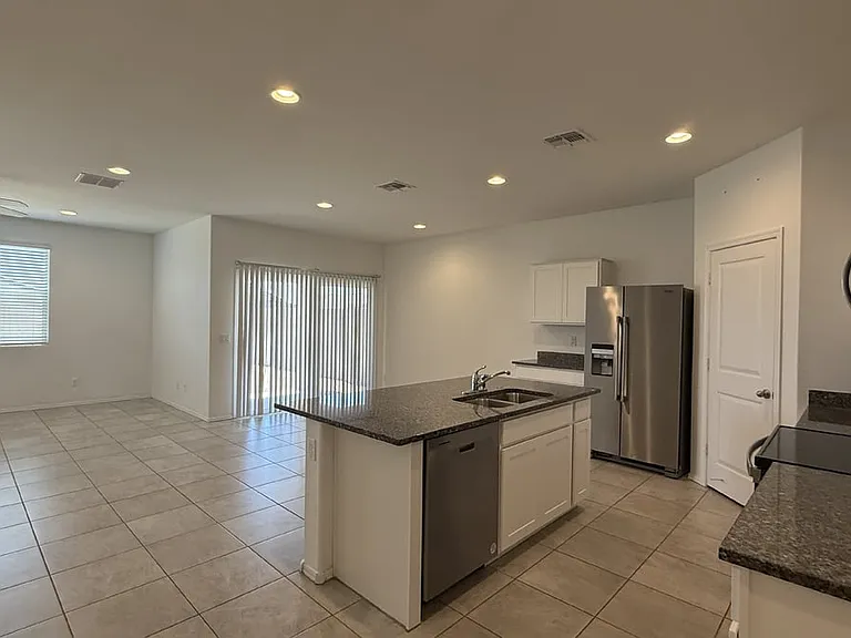 1137 W Chimes Tower Dr — Photo 48