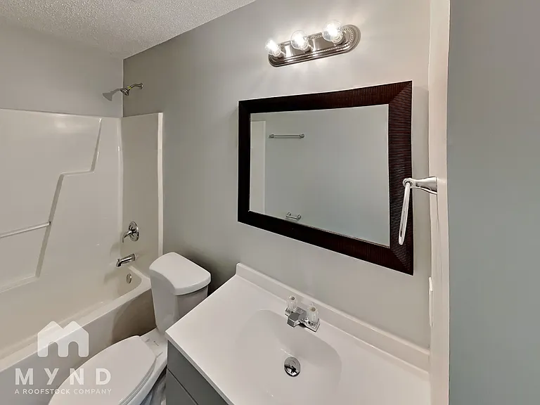2113 Sunset Blvd — Photo 10