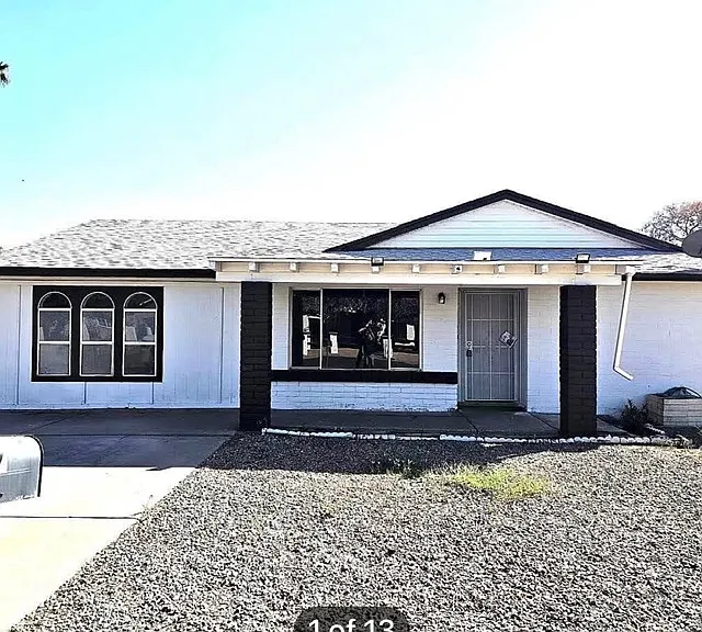 7237 W Montebello Ave — Photo 10
