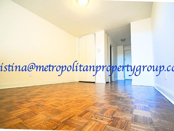 2nd image of 153 E 32nd St Lbby K
