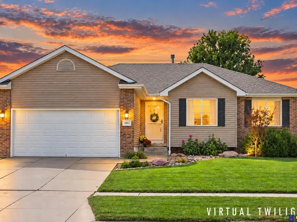8801 Broken Spoke Dr, Lincoln, NE 68507