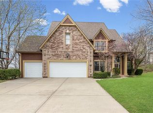 10400 River Hills Dr, Kansas City, MO 64152
