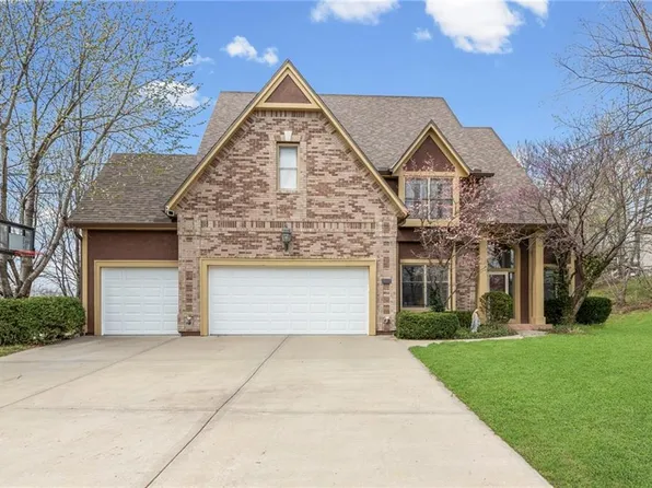 10400 River Hills Dr, Kansas City, MO 64152