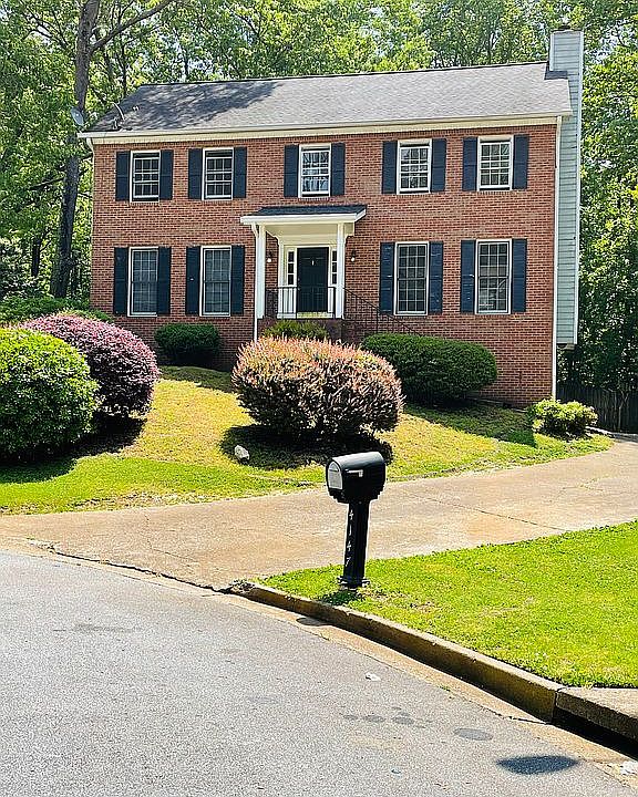 2nd image of 4147 Country Manor Ct NE