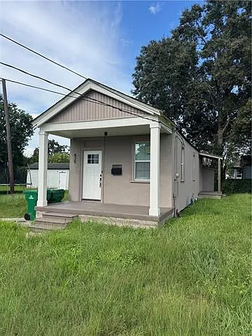 3 bed, 1.0 bath, 903 sqft, $1,600 — Photo 2