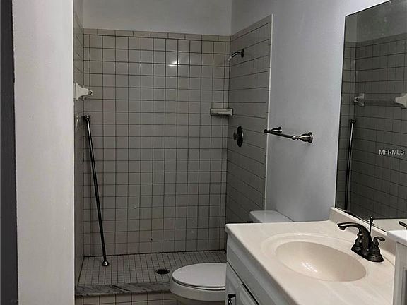 5th image of 402 Barlow Ave