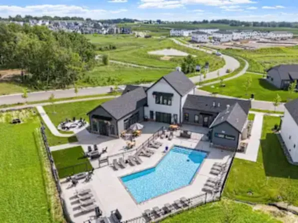 10412 Robinwood Rd, Chaska, MN 55318