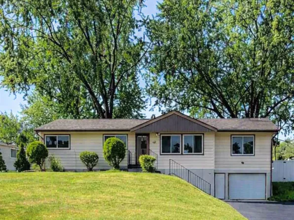 262 Demar Ave, Shoreview, MN 55126