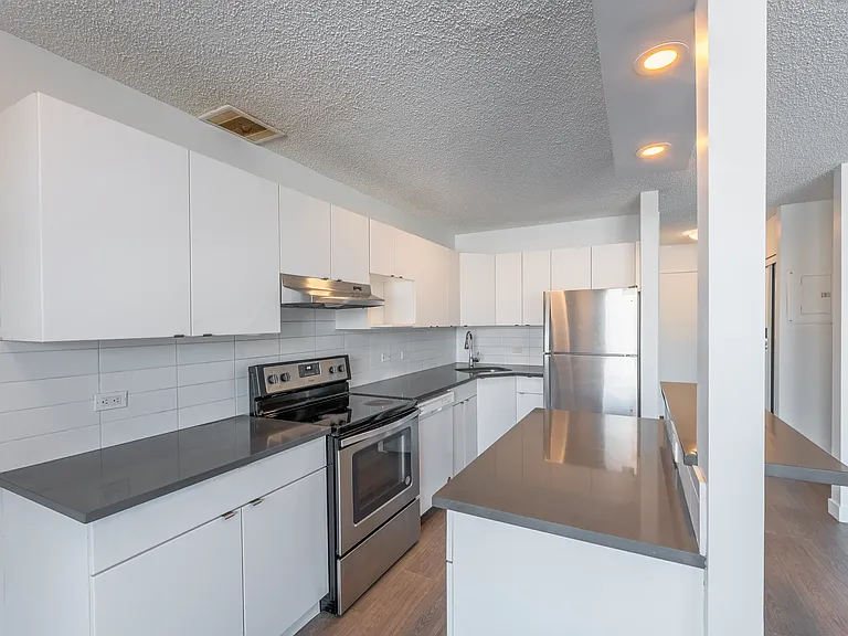 2010 Hope St SW #104 — Photo 48