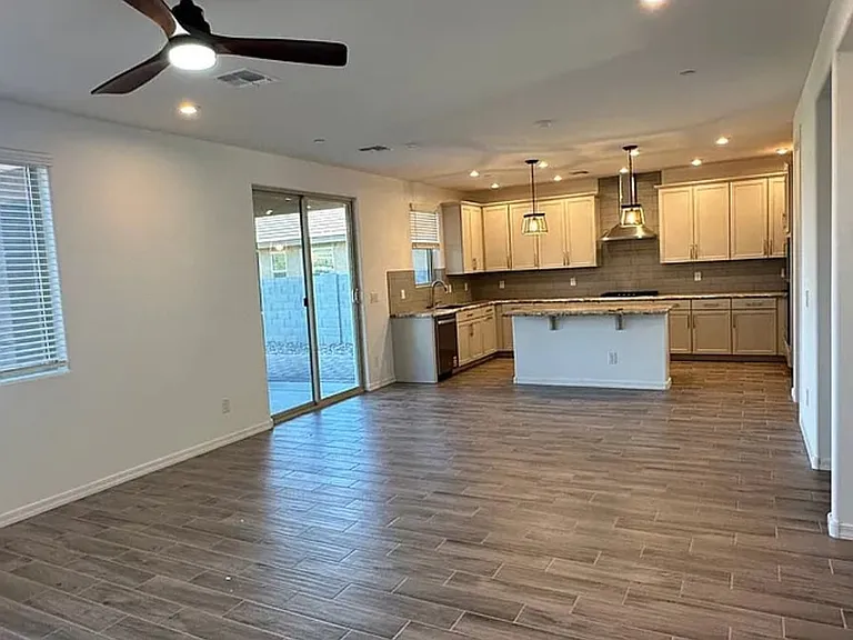13426 W Eagle Feather Rd — Photo 4