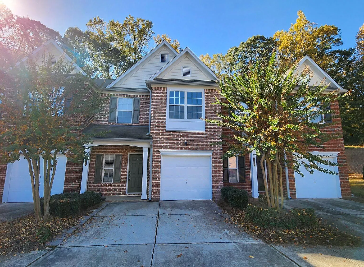 3 bed, 1602 sqft, $2,050 — Photo 1