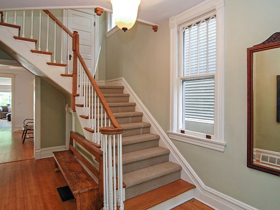 5th image of 1032 Superior St
