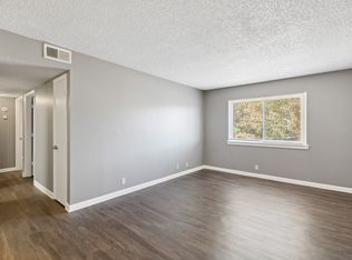 480 Skinner Flat Rd #D8, Manchester, TN 37355