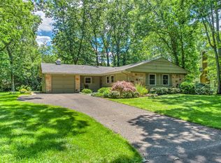 15 Skylark Ln, Stony Brook, NY 11790