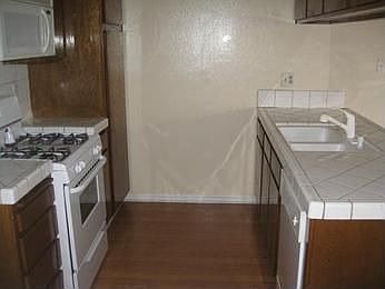 3rd image of 1430 N Gardenia Ave