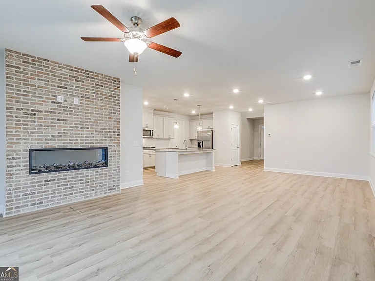 376 Caledonia Ct — Photo 13