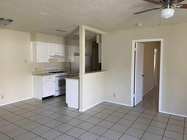 110 Verna Spur #A — Photo 7